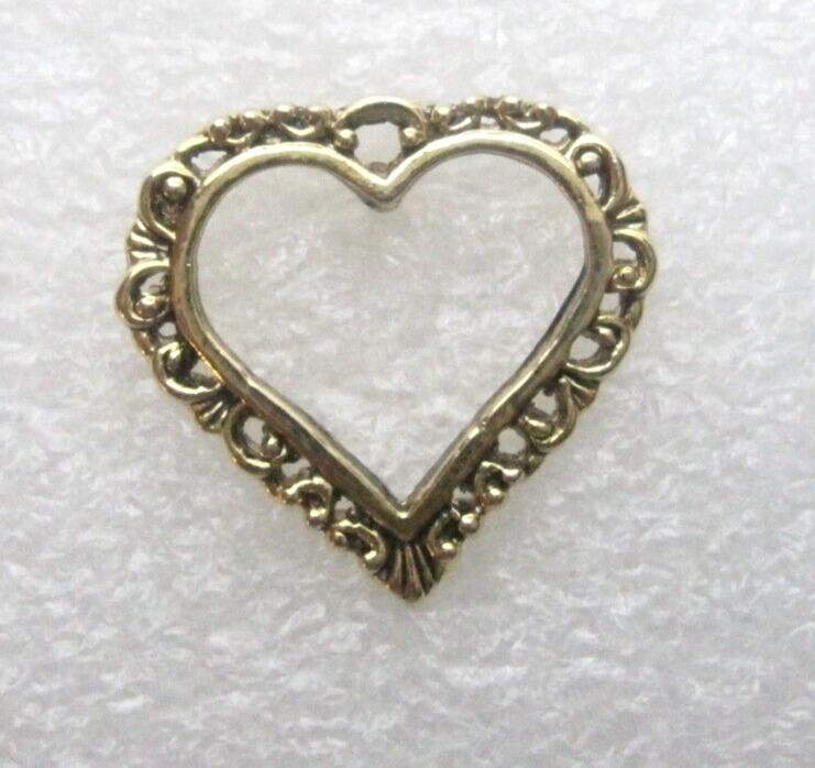 Heart Shape Love Lapel Pin (C459)