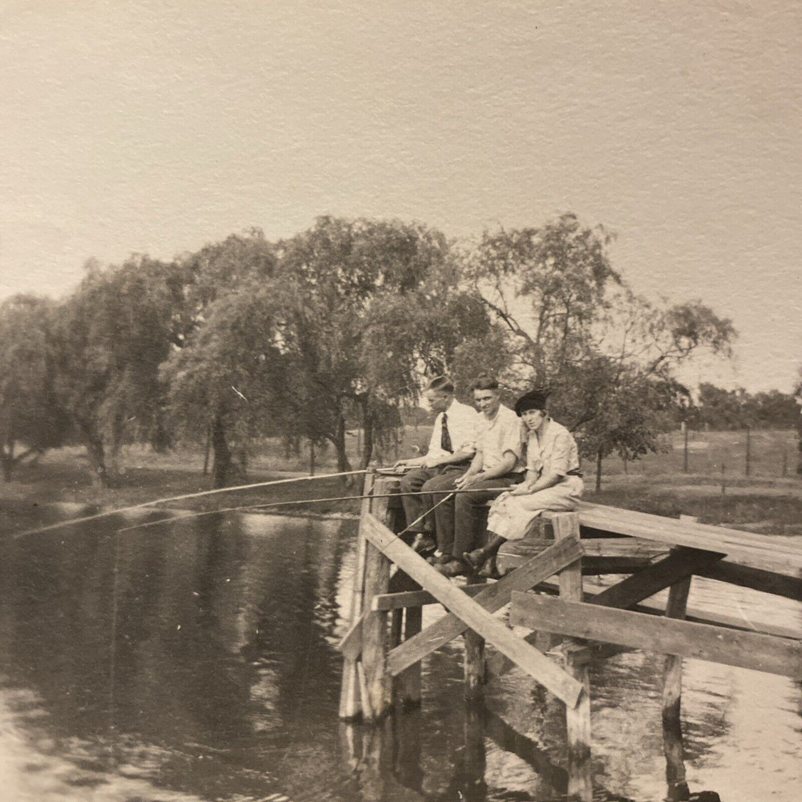Antique 1910s Men Woman Fishing Outdoors Sportsmen Original Real Photo P11e16
