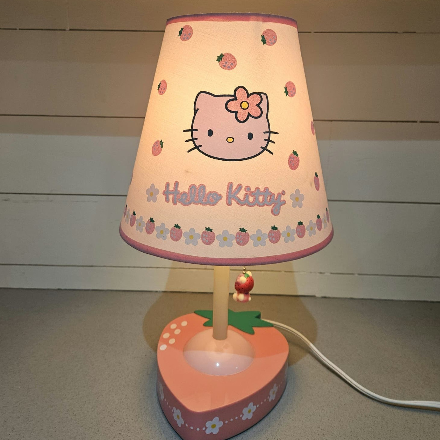Hello Kitty Strawberry Lamp Sanrio Vintage 2005 Model KT 3092 Works Great