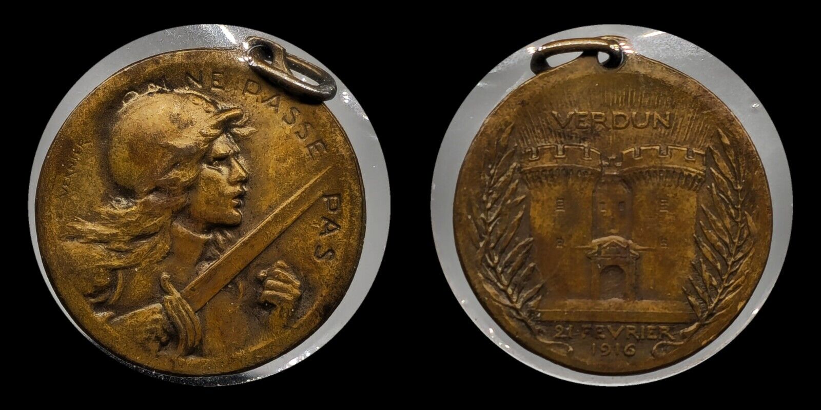 1916 Verdun Medal, Bust of Marianne with sword, Verdun\'s Châtel gate, France
