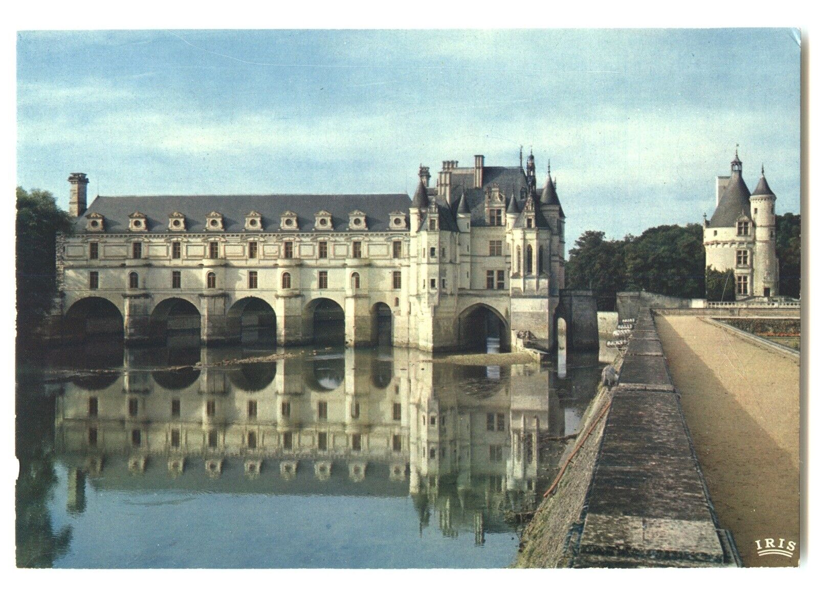 Postcard: Chenonceaux  (Chateau on the Cher River)