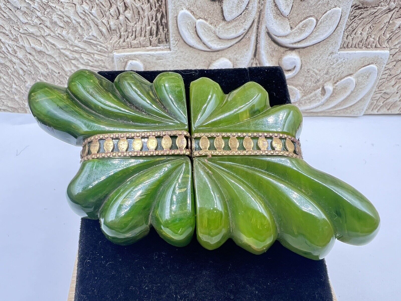 Vintage c1940's carved Spinach Green bakelite belt buckle Retro Mid Century