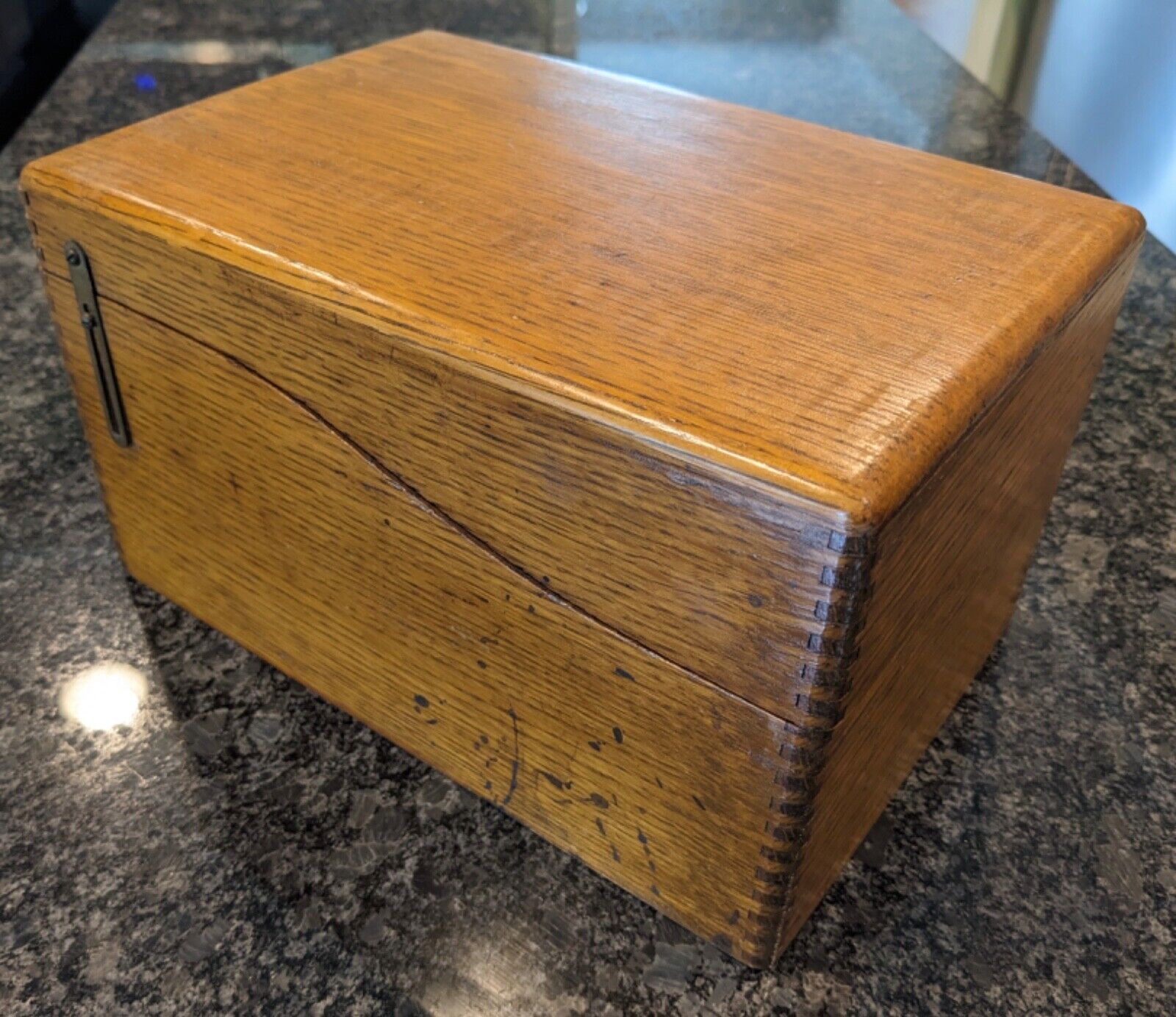 Beautiful 1920s Antique Oak Wood Dovetailed Recipes Box Dovetail Joints