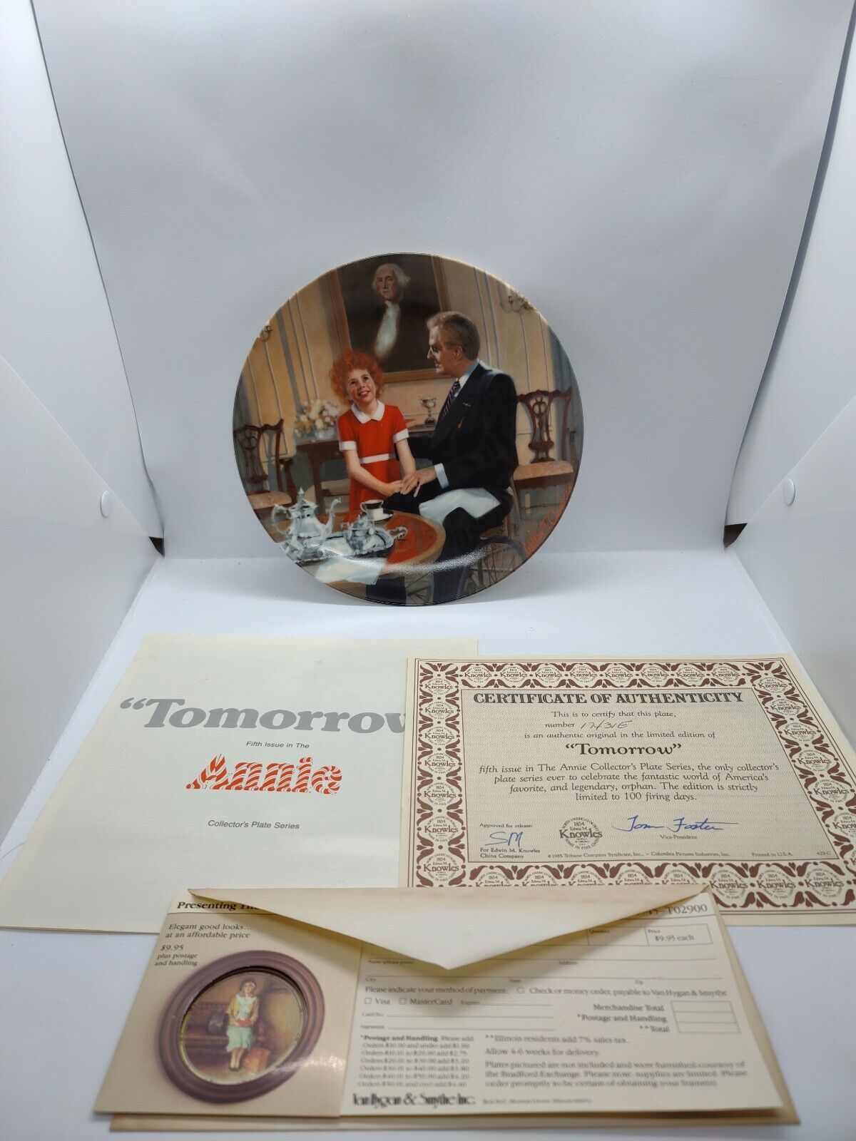little orphan Annie 1985 vintage collector plate tomorrow #17431e box and COA