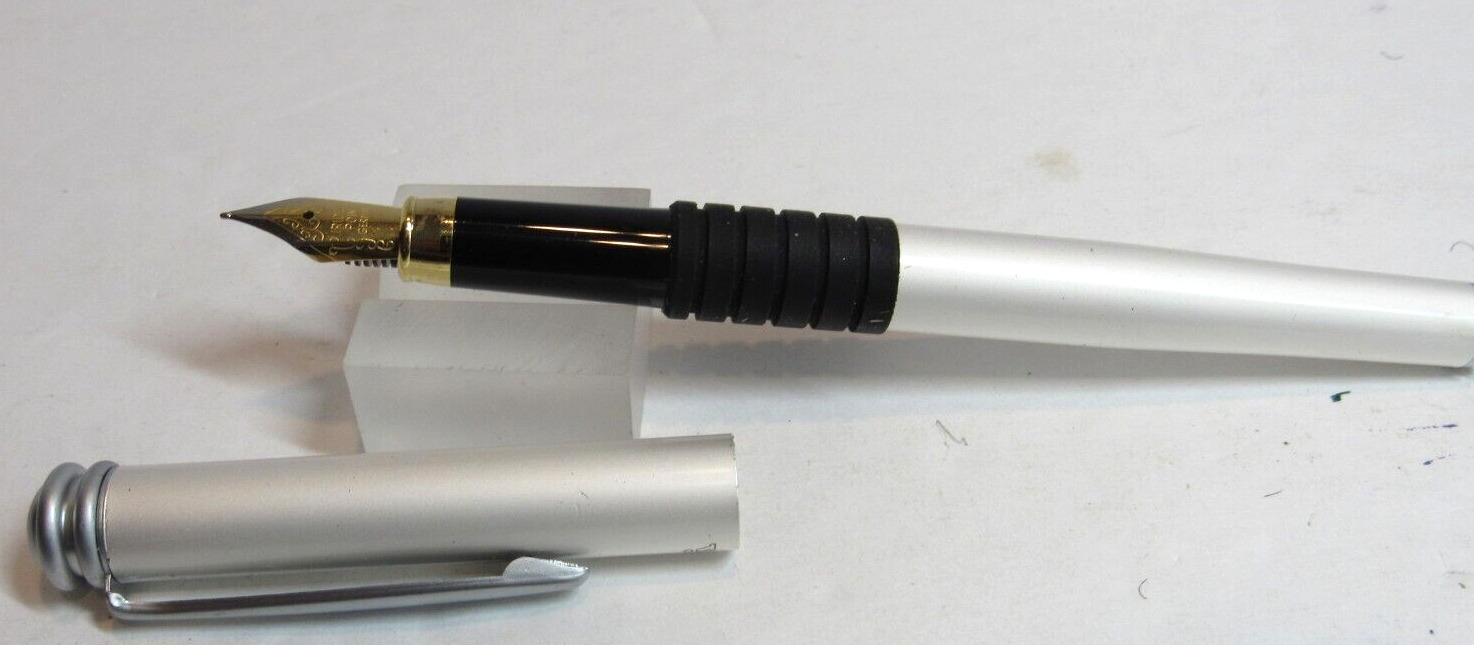 Terzetti Crown WHITE Metal Fountain Pen- Iridium M Nib+Converter/Gift Box+Pouch