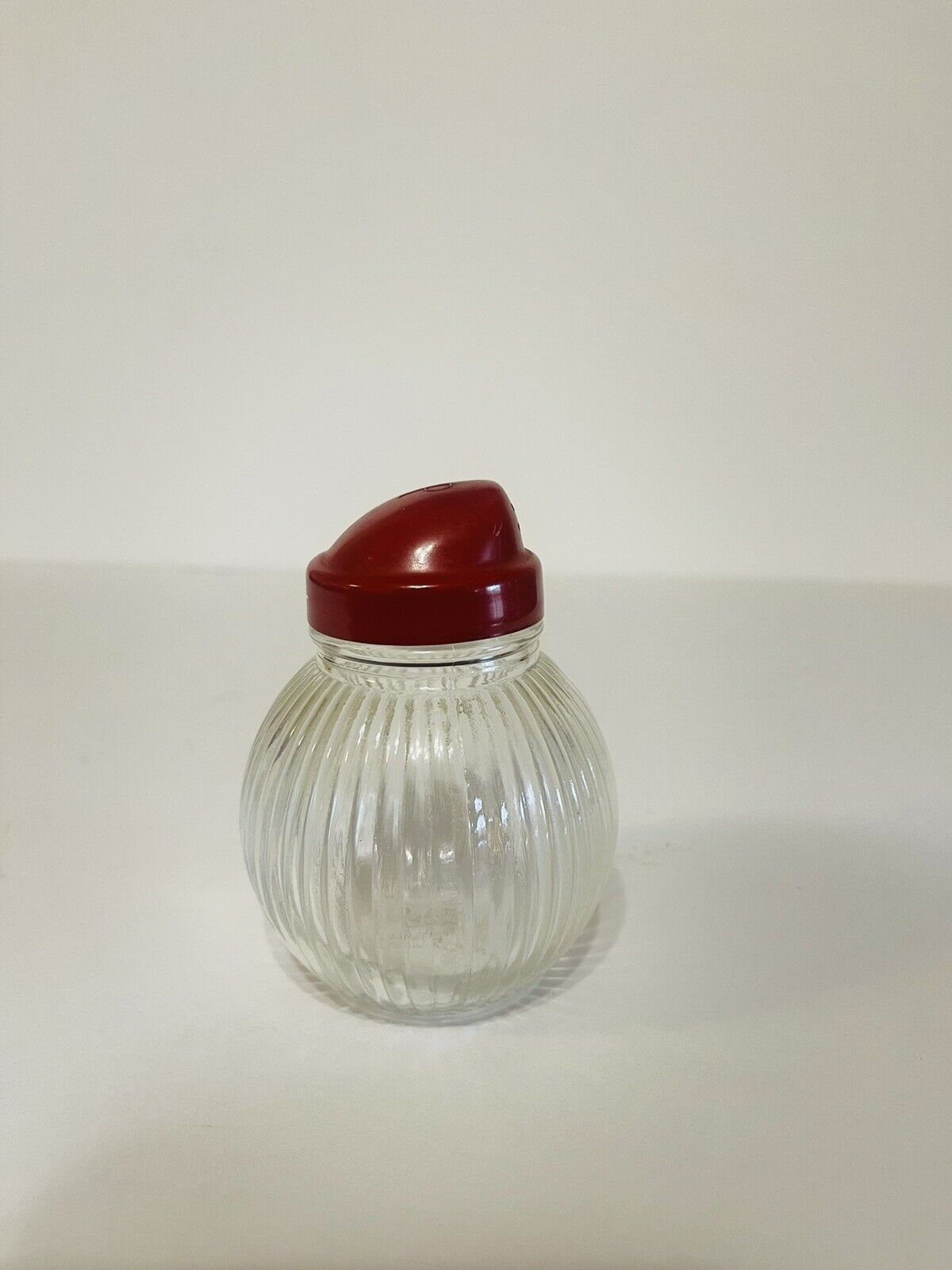 Vtg 1950-60’s Mid-Century Hazel Atlas Round Ribbed Pepper Red Plastic Lid
