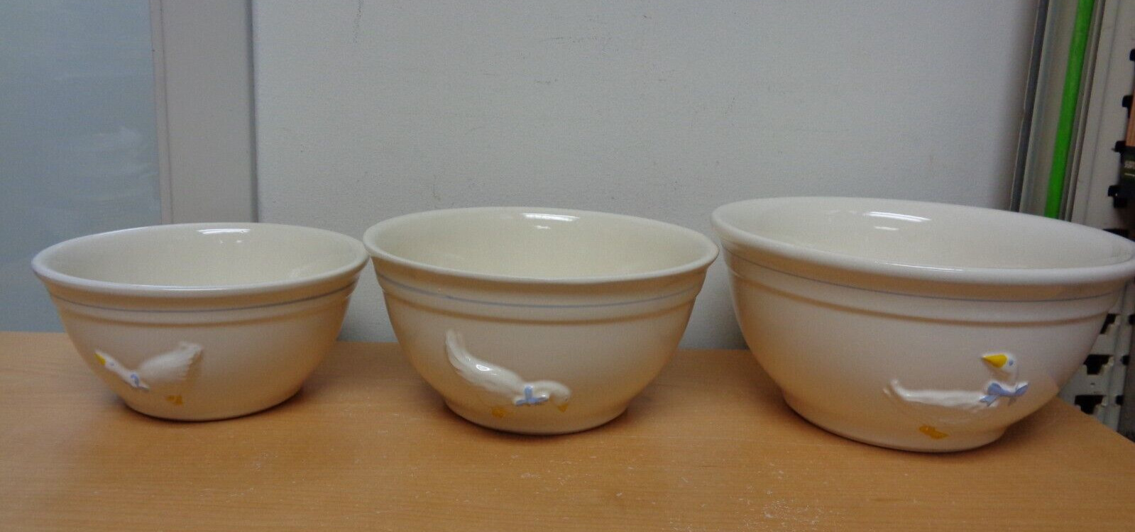 Vintage Set of 3 McCoy Nesting Bowls Pottery #2106-2107-2108 Embossed Goose USA