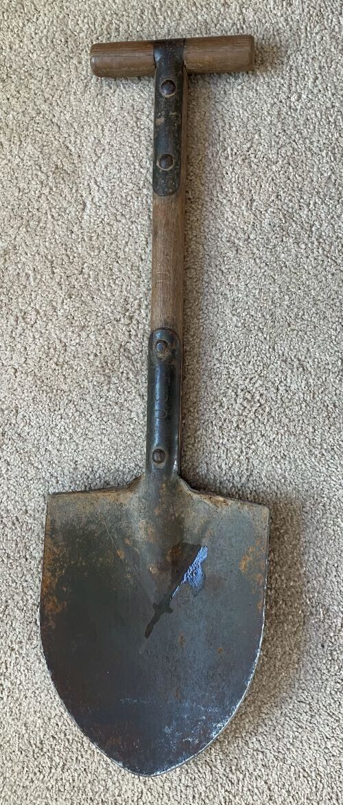 WW2 US Trench Shovel  T-Handle, no maker mark, US on handle and blade