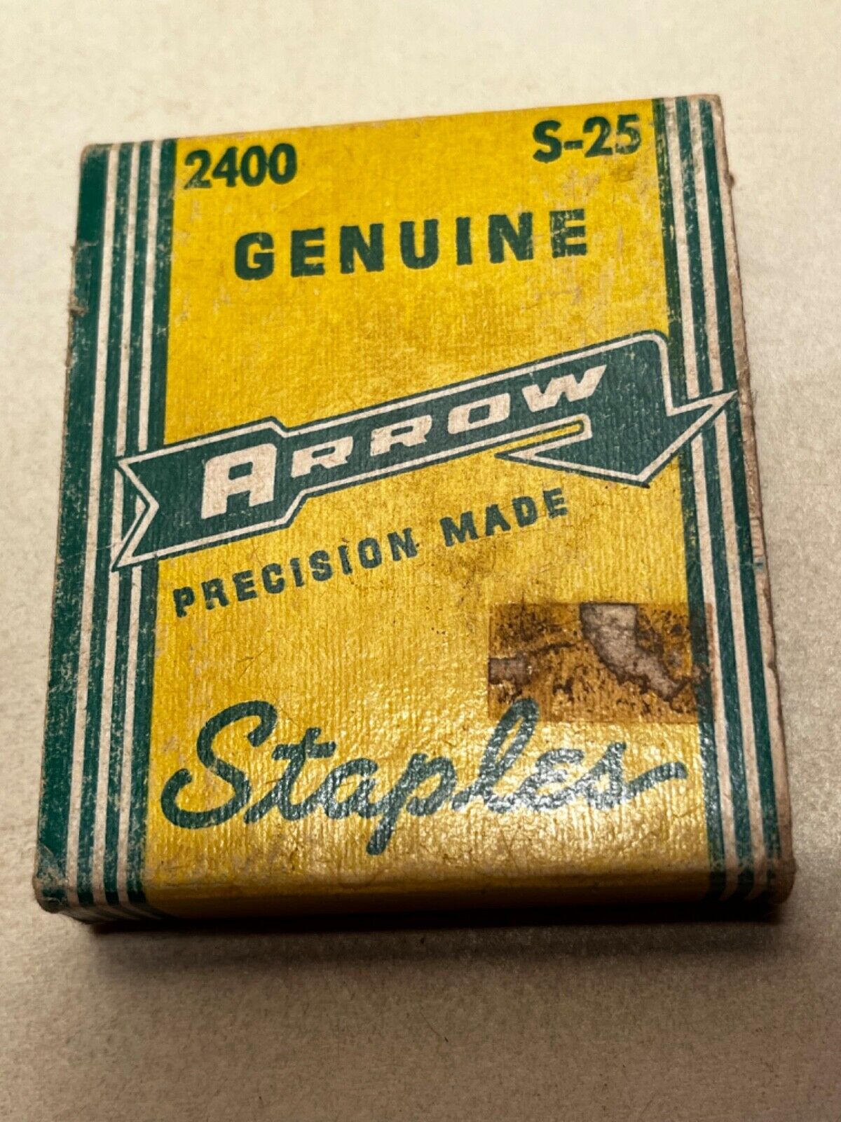 Vintage Genuine Arrow Staples in original box NOS  S-25 2400 count