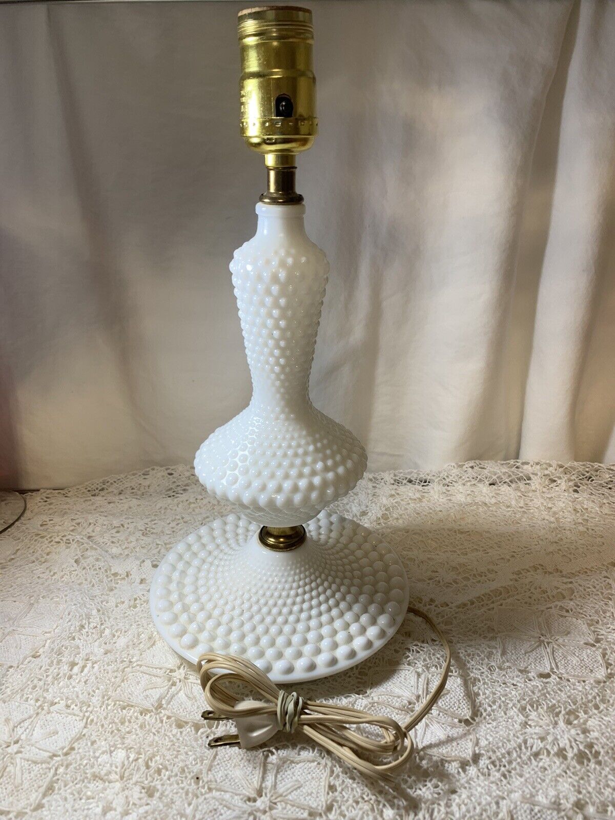 Vintage 1960’s White Hobnail Glass Bedside Lamp,Small Milk Glass Lamp MCM 12”