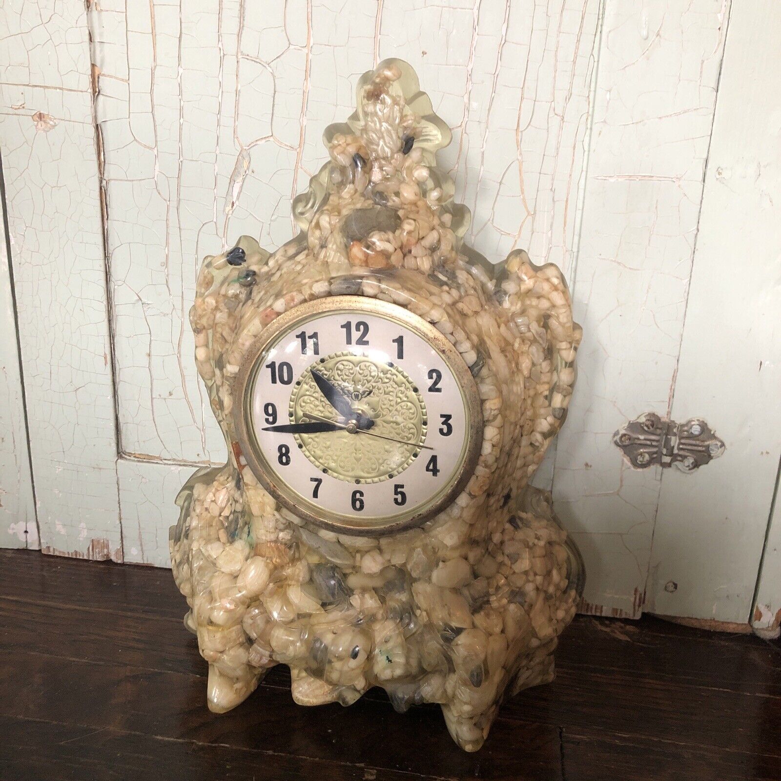 Vintage MCM Mantle Vomit Clock Lucite Rocks Lanshire Large Size 16\