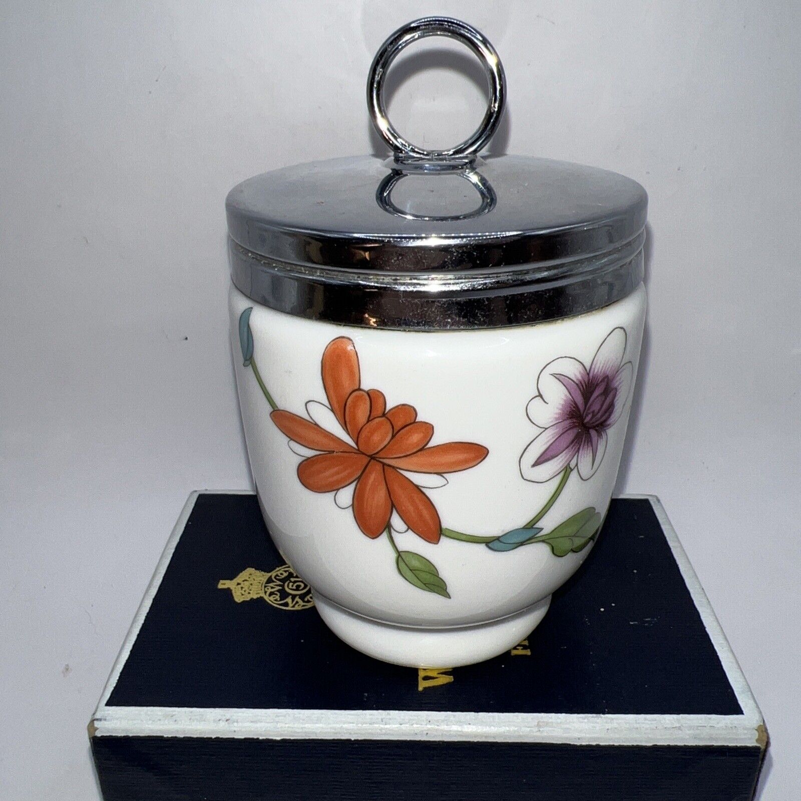 Royal Worcester Oven to Table Astley Egg Coddler with Lid White Purple Flowers