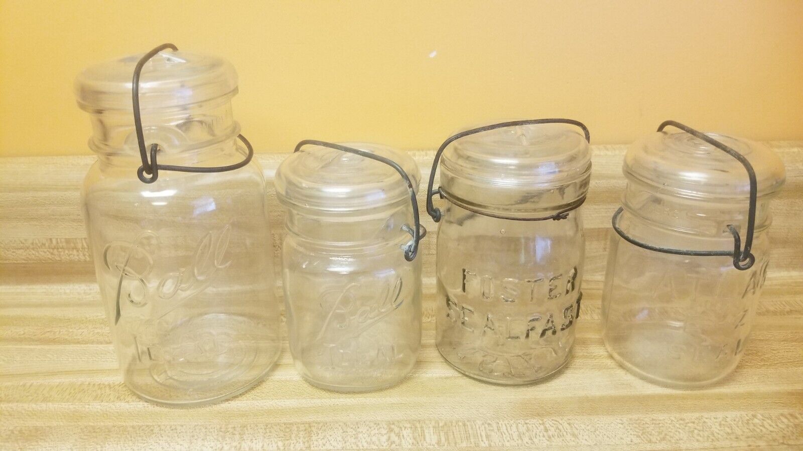Lot of 4 Vintage Bailtop Mason Jars Clear  with Glass Lids Quart/Pints