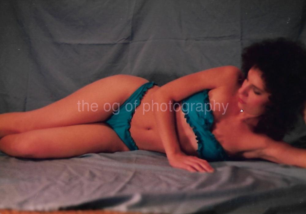 BIKINI GIRL Very Pretty Woman FOUND PHOTOGRAPH Color VINTAGE Original 211 59 X