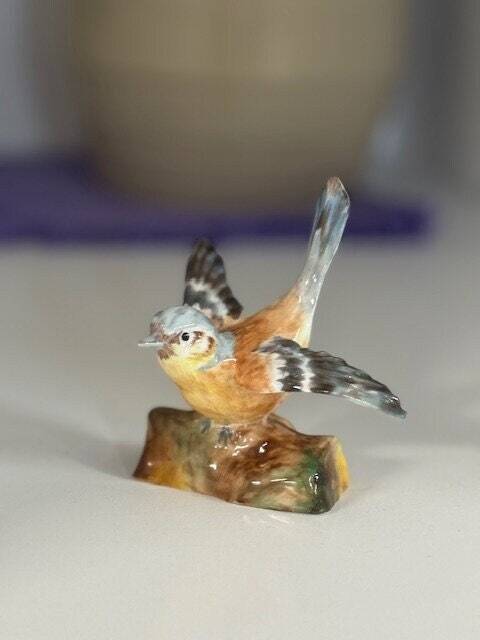 Exquisite Vintage Staffordshire Porcelain Chaffinch Bird Figurine -
