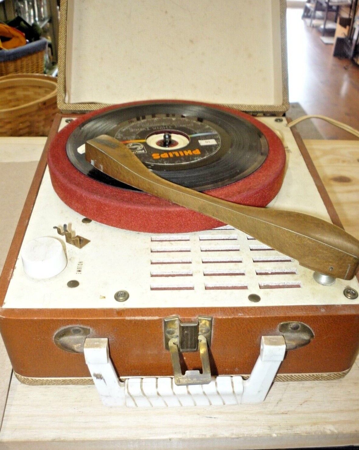Small Vintage Decca Phonograph Record Player dp 571 For Restoration Hums 