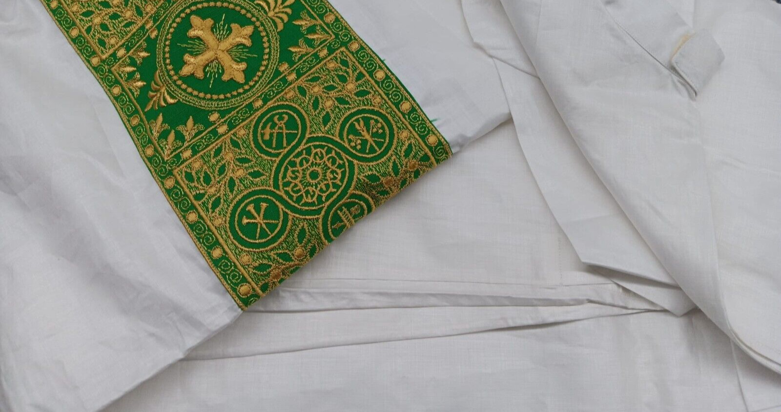 Vintage Alb Irish Linen Custom Embroidery Banding Orphrey Gold Green Medium 2