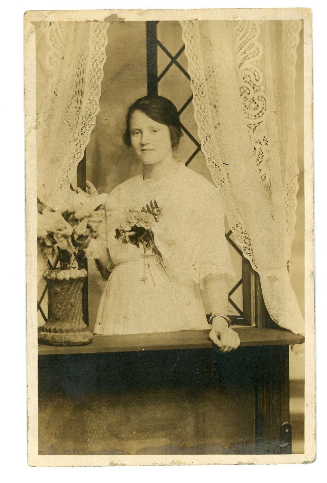 RPPC Postcard c1918-1930 Photo Woman Posing Strunk\'s Studio Reading PA AZO Stamp