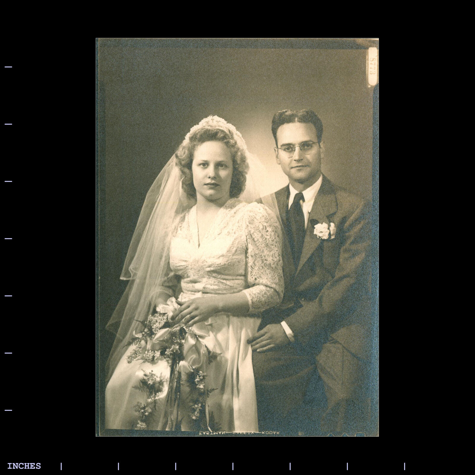 Vintage Photo MAN WOMAN BRIDE GROOM WEDDING DRESS PORTRAIT