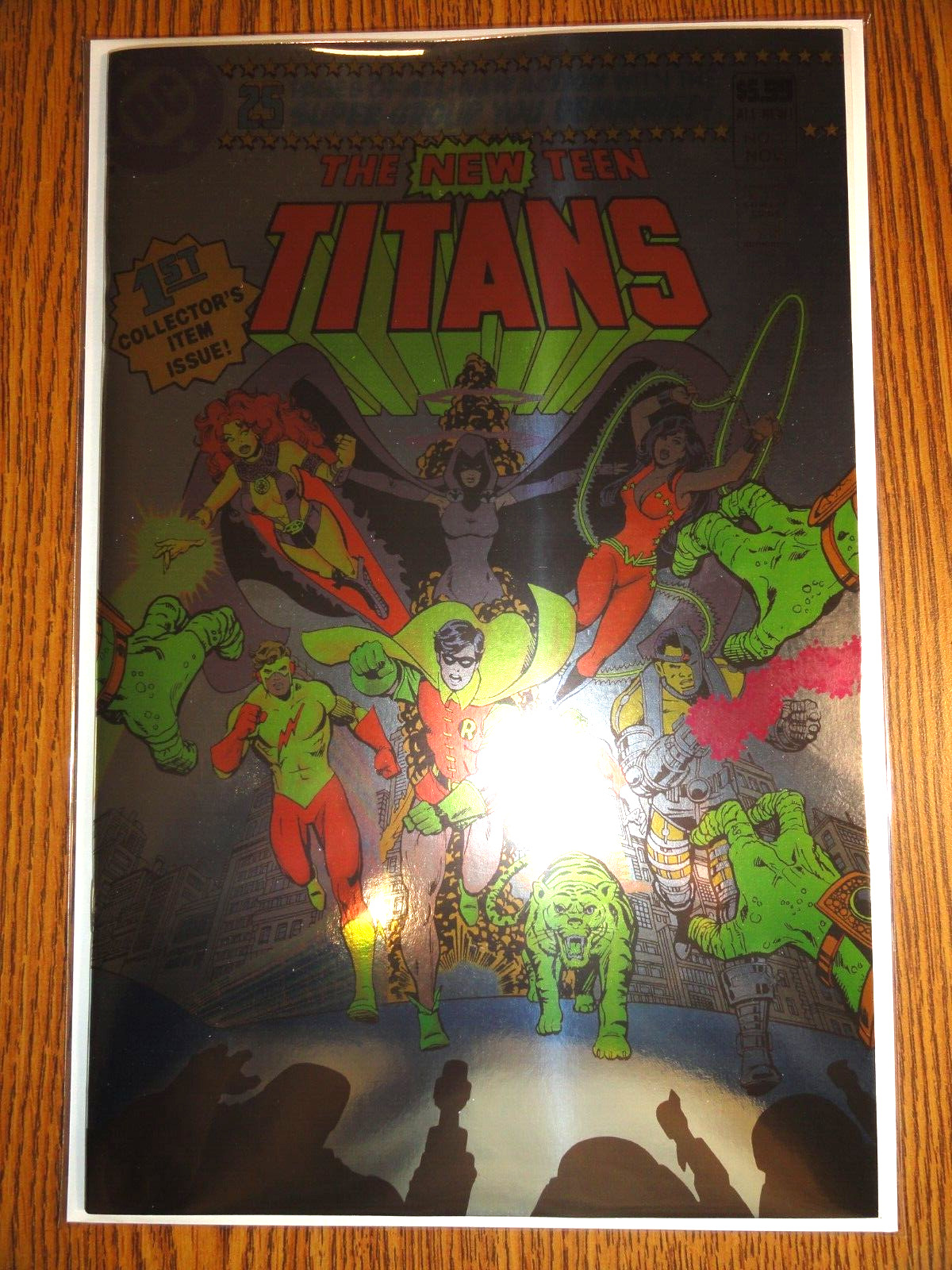 New Teen Titans #1 Facsimile Reprint Foil Variant Robin Flash Raven Cyborg DC