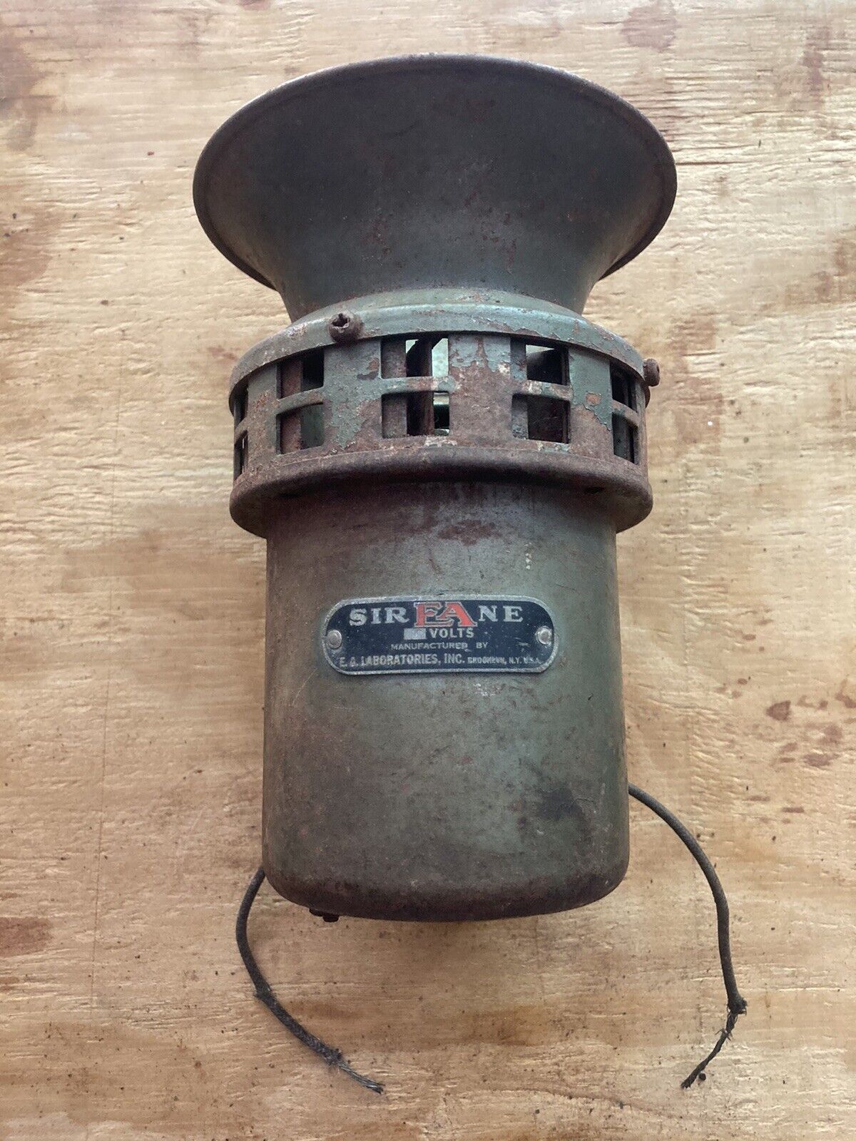 Vintage Antique 12 Volt  EA Laboratories SIREAN Siren Horn (TESTED)