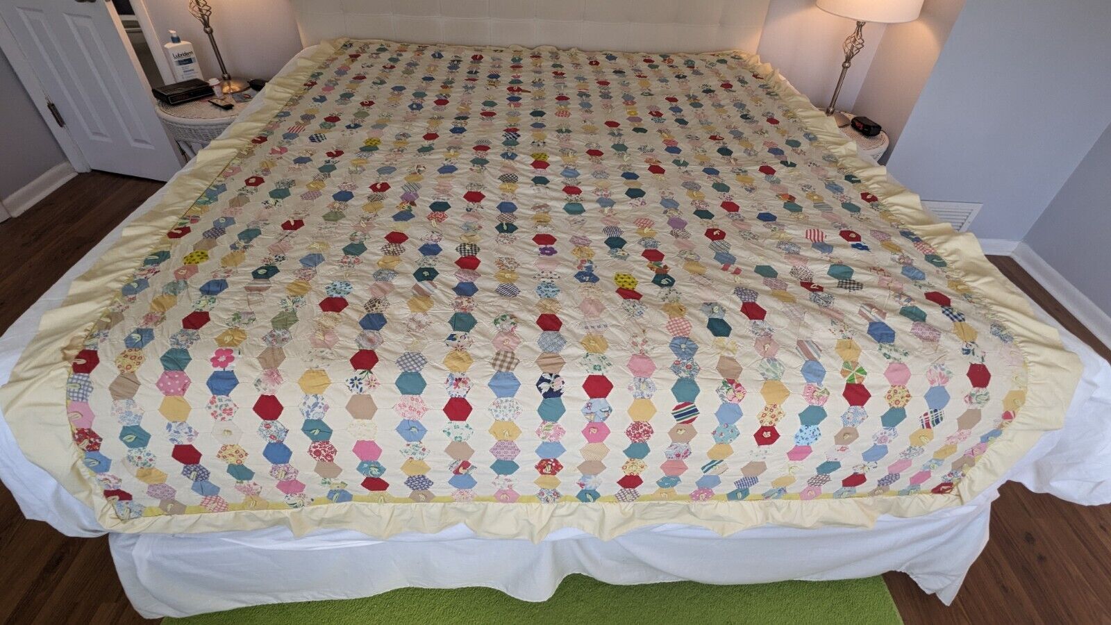 Grandmother\'s Flower Garden Quilt 1930\'s Feed Sack Fabric Hand Stitched Queen Sz