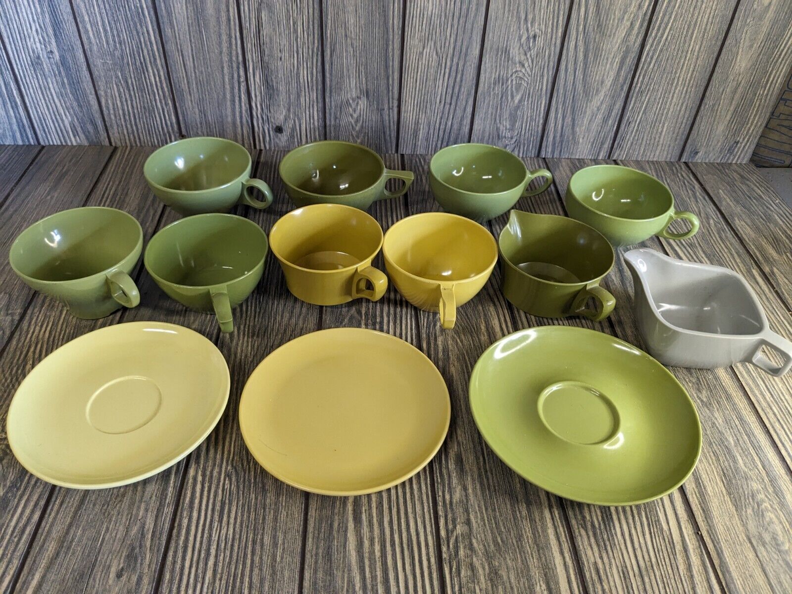 Melmac Melamine Avocado Green MCM And Various Kinds Cups And Dishes