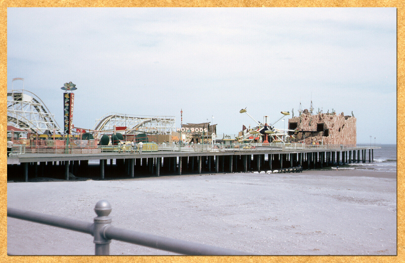 Hunt's Pier from the 1960s - WILDWOOD BY THE SEA, NJ New Jersey - Postcard