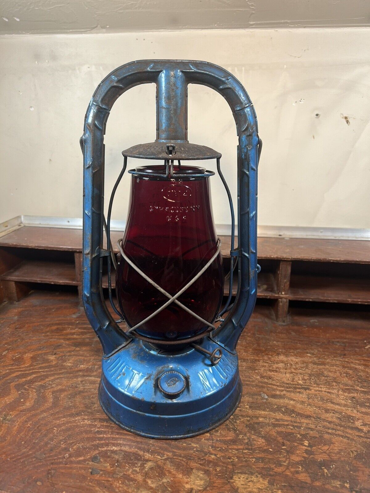 DIETZ Vintage MONARCH Lantern, Red Fitzall Globe.  Blue Factory Paint. Tubular