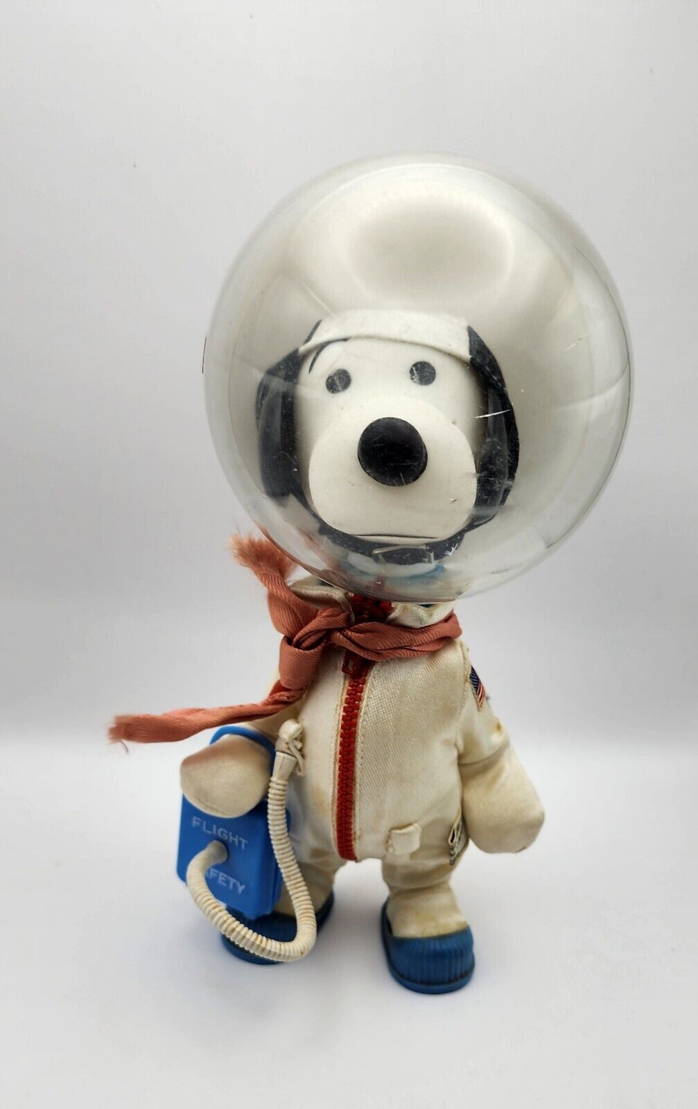 Video ~ VTG  1969 Snoopy Astronaut Space Suit Peanuts Gang Poseable Figure