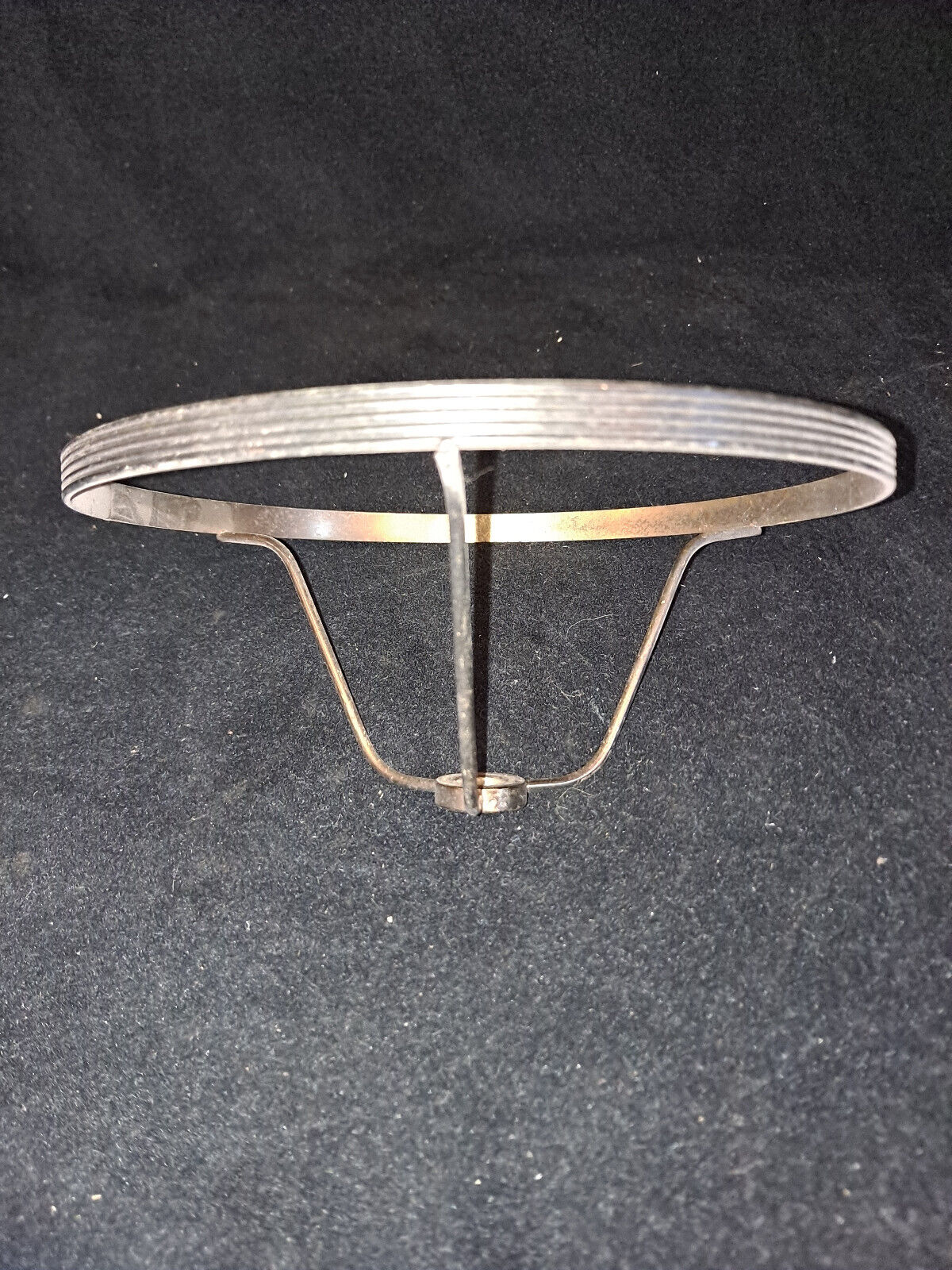 VTG Lamp Part , 7 in ring style , shade holder reeded ribbed band 3 3/4 inch arm