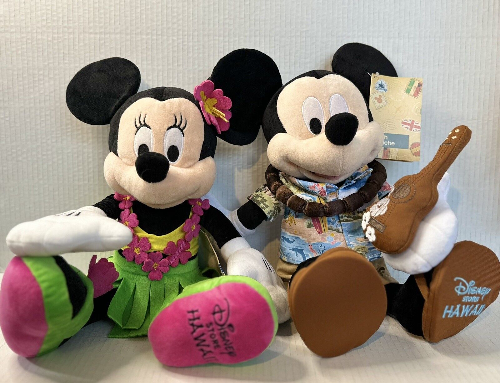 Rare - Disney Aulani Hawaii Resort Plush Mickey And Minnie 16\