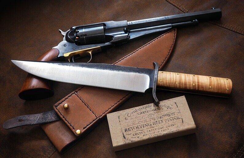 Beautiful Handmade High carbon steel blade bowie knife Ash wood handle