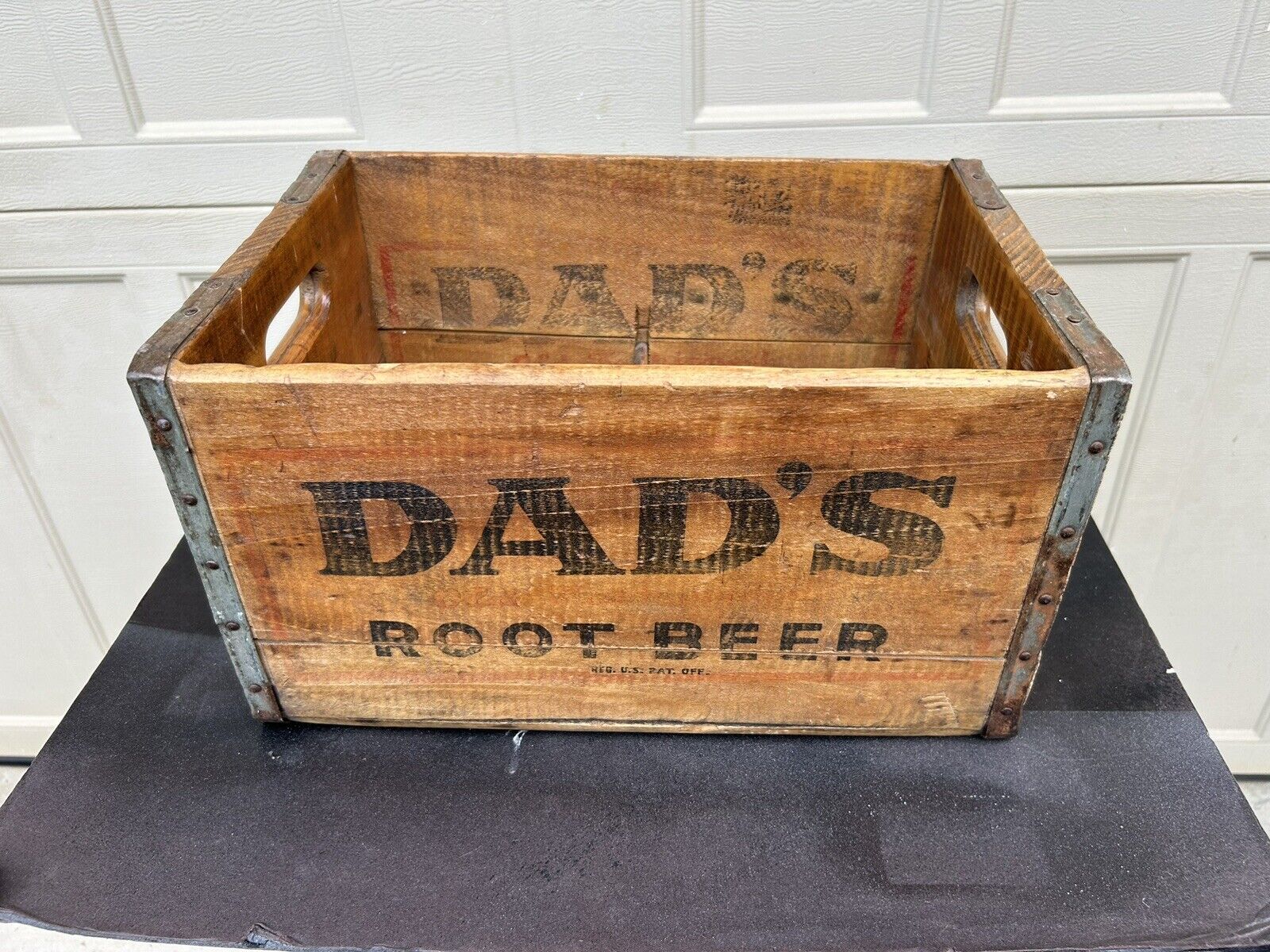 Vintage 1950’s DAD’S Root Beer Wooden Soda Bottle Crate Columbus Ohio