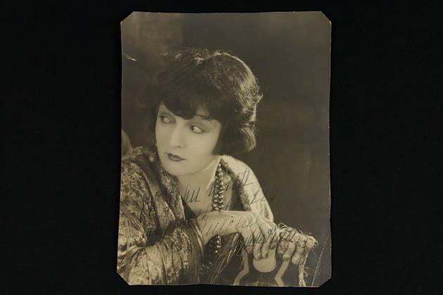 NobleSpirit {3970} Rare Film Actress Lya De Putti Signed Original Photograph
