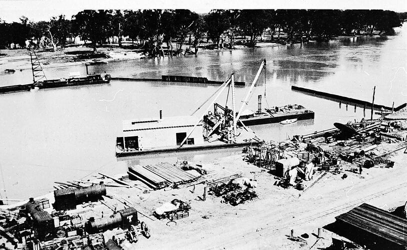 Wentworth District, Victoria, 1925 Construction of Lock 10 on the Mur Old Photo
