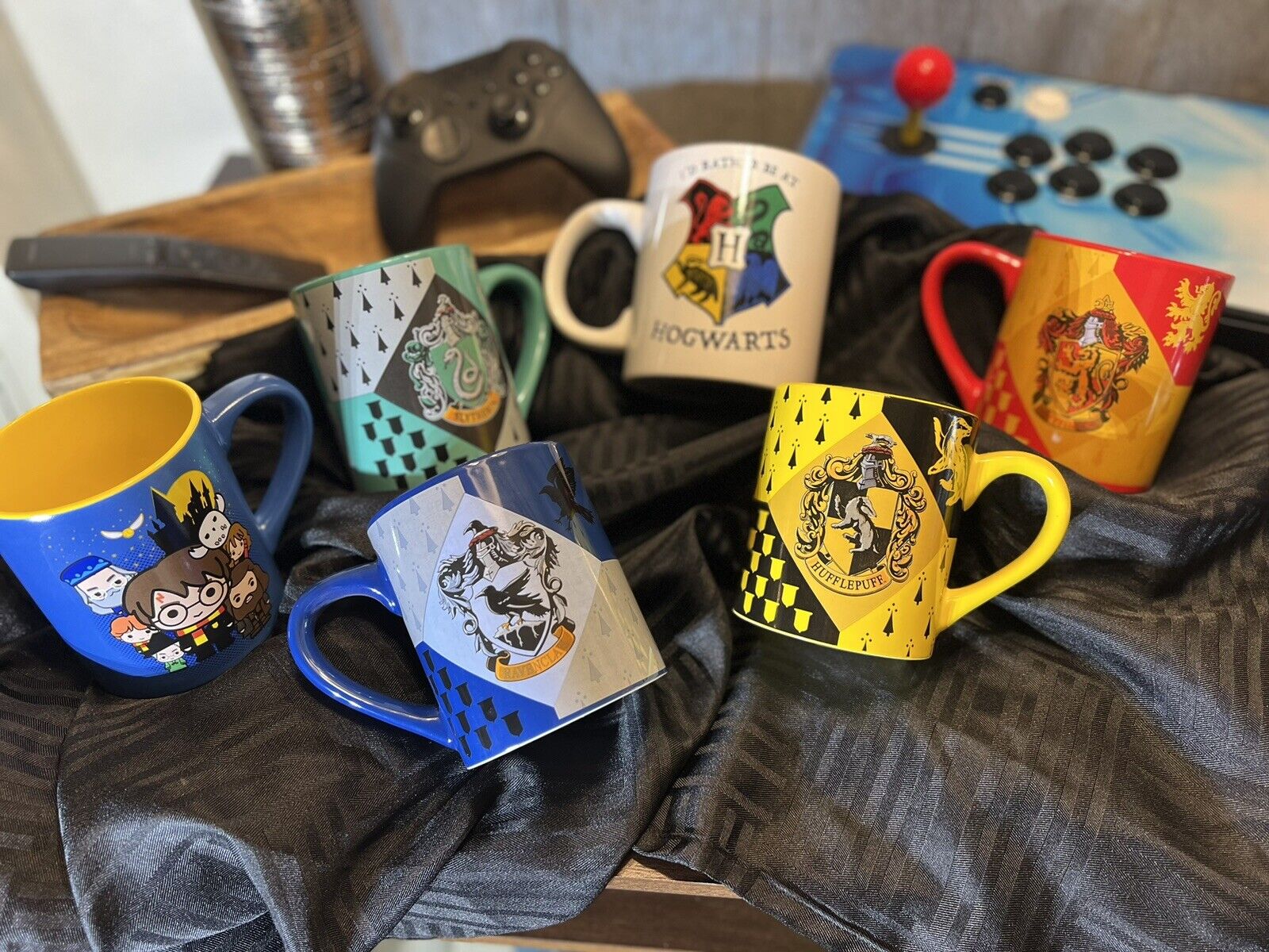 Silver Buffalo Harry Potter House Cups Mugs 14 Oz NWOT Set Of 4+2 Addt’l mugs