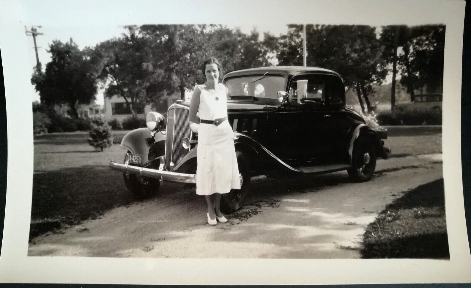 Vintage 1930s Original Photo Pretty Woman  1933 Chevrolet Automobile
