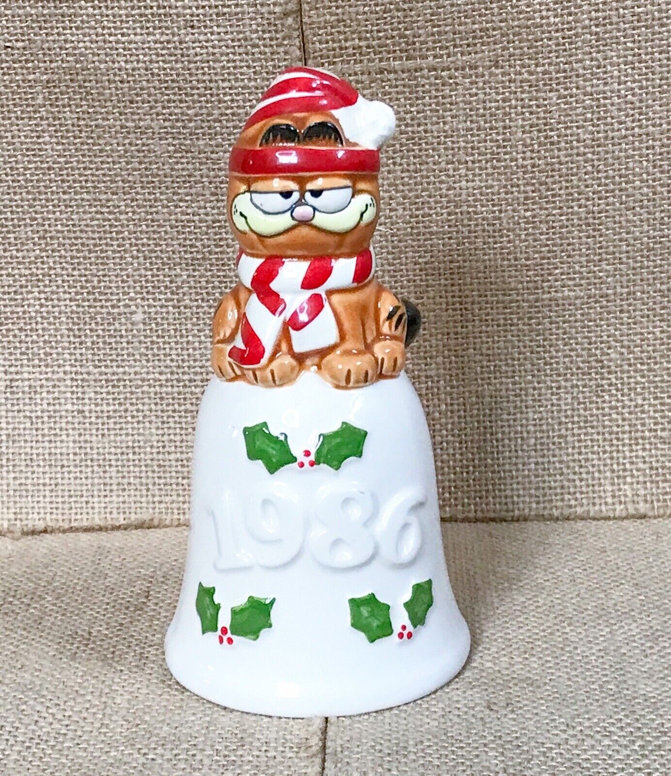 Vintage Enesco 1986 Winter Christmas Holly Leaves Garfield The Cat Bell