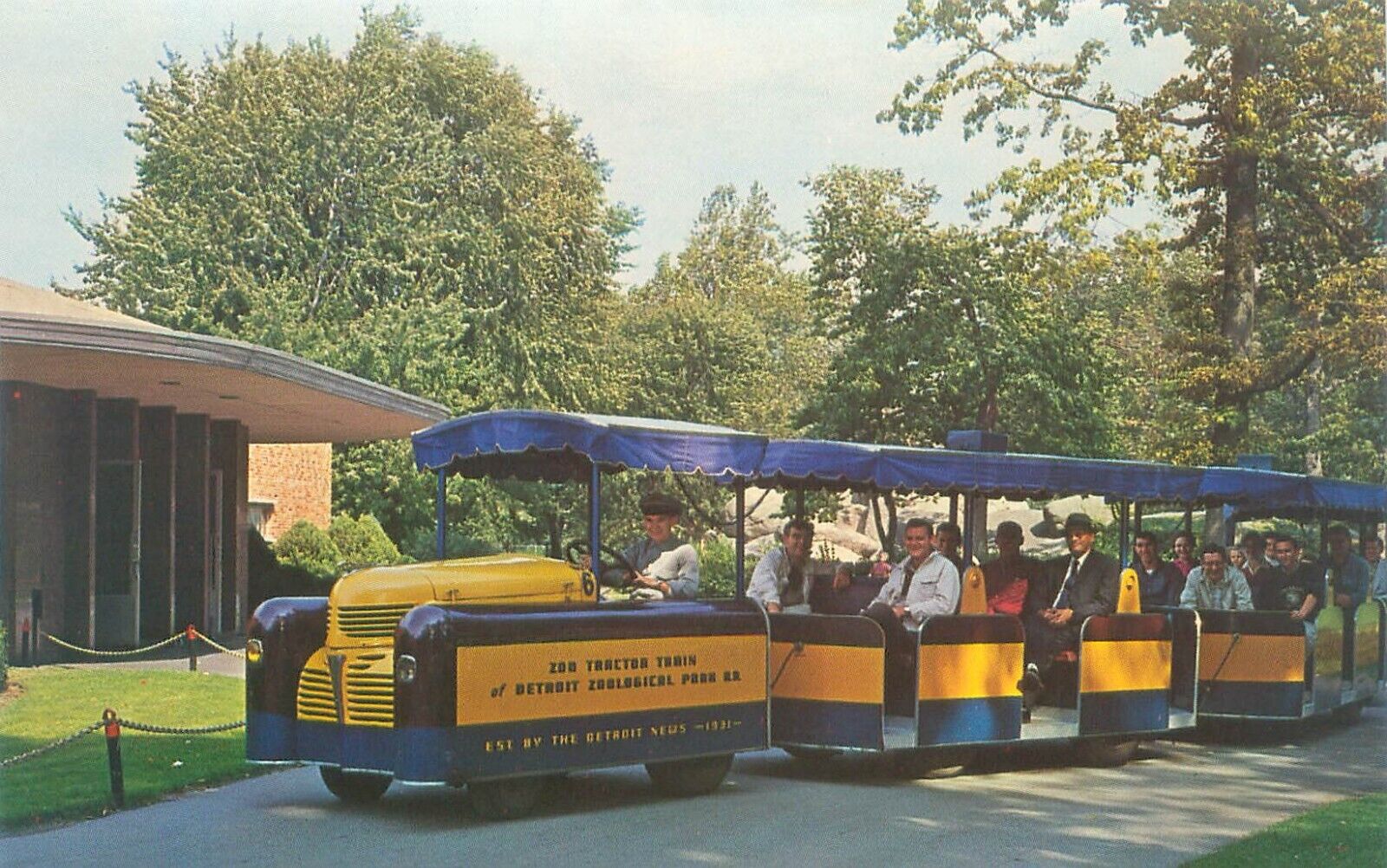 Michigan Detroit Zoo Tractor Train Vintage Chrome Postcard Unused