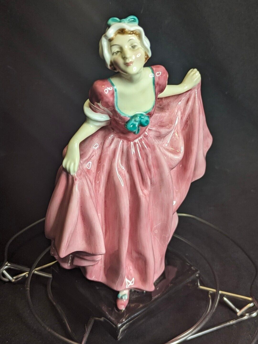 Vintage Royal Doulton “Delight”  Bone China Figurine HN1772 Made In England