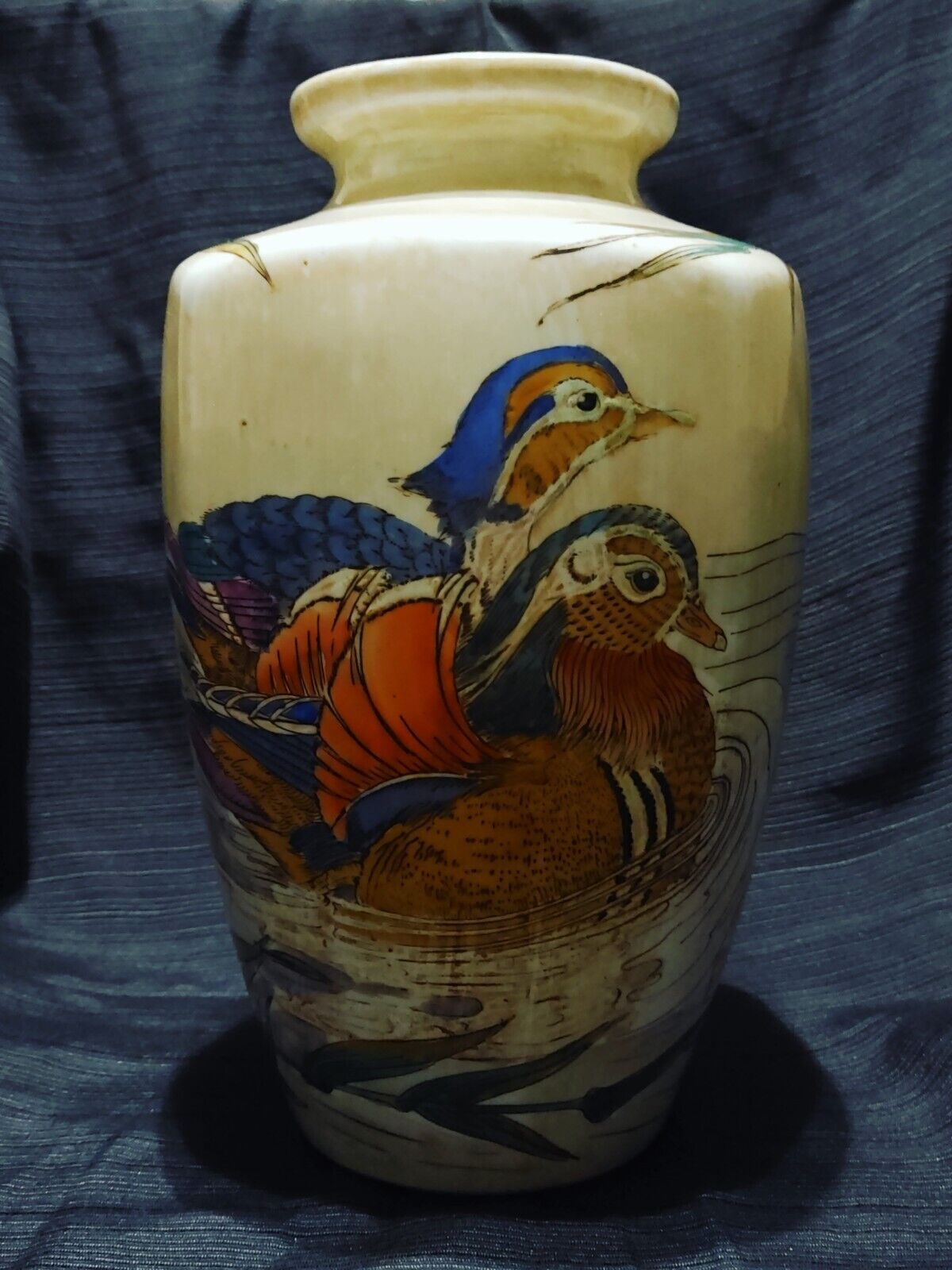 Vintage Dynasty EDI Macau Water Birds Porcelain Vase Qianlong Mark 12\