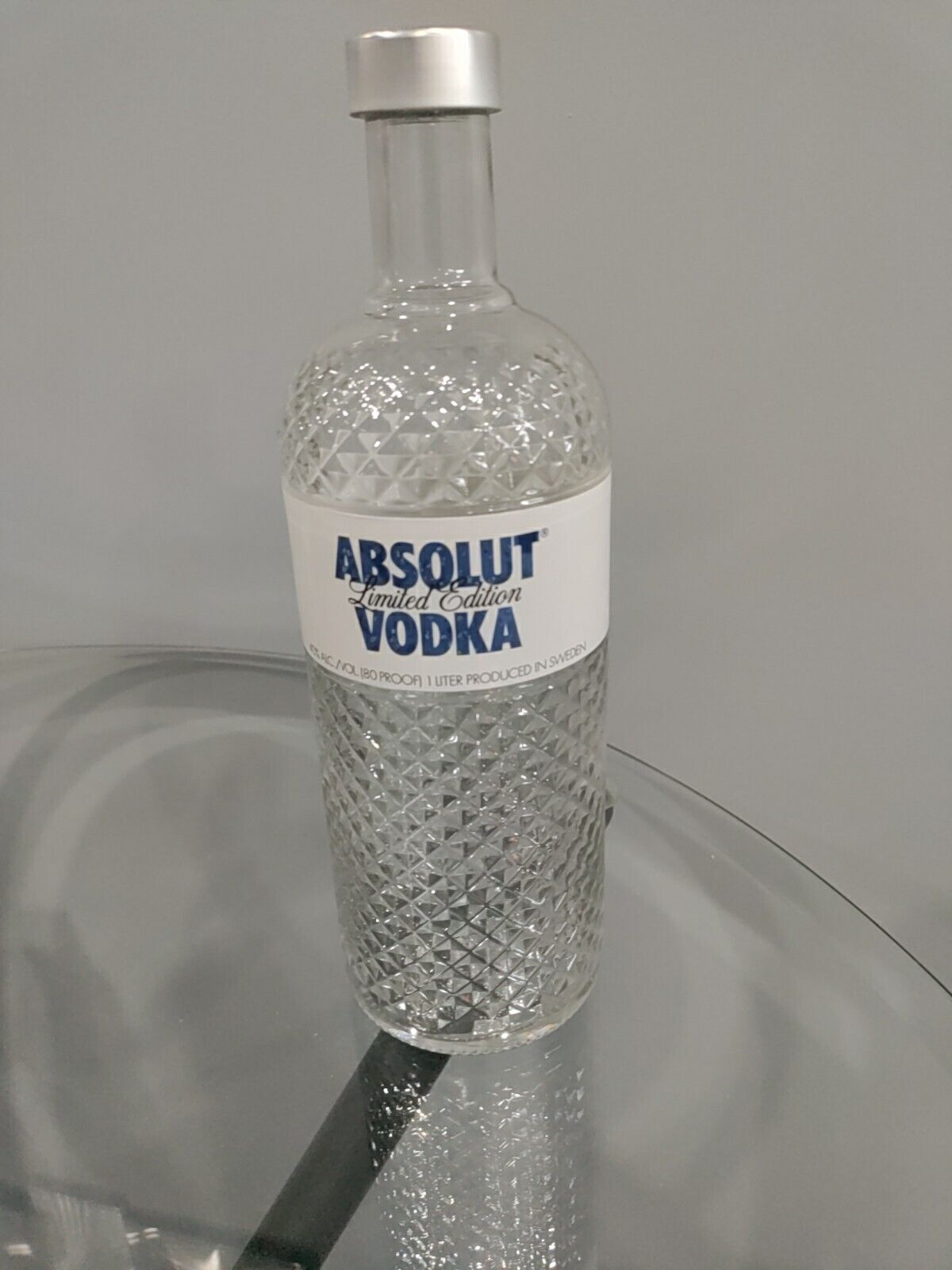 Rare Absolut Limited Edition Glimmer Bottle