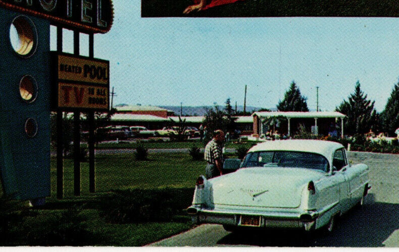 1950's Chevrolet Car Pool Town House Motel Lancaster California Chrome Postcard