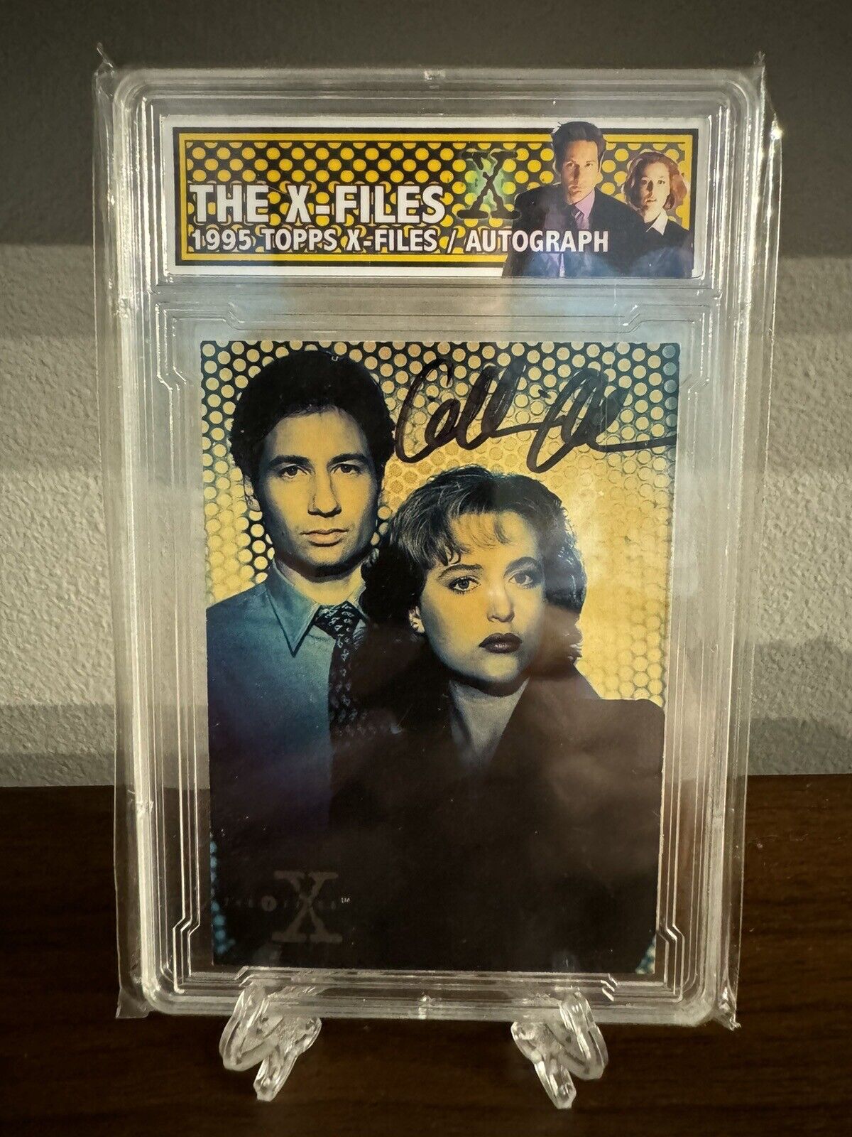 1995 Topps The X Files Gillian Anderson as Dana Scully #1 Auto - Hand Signed