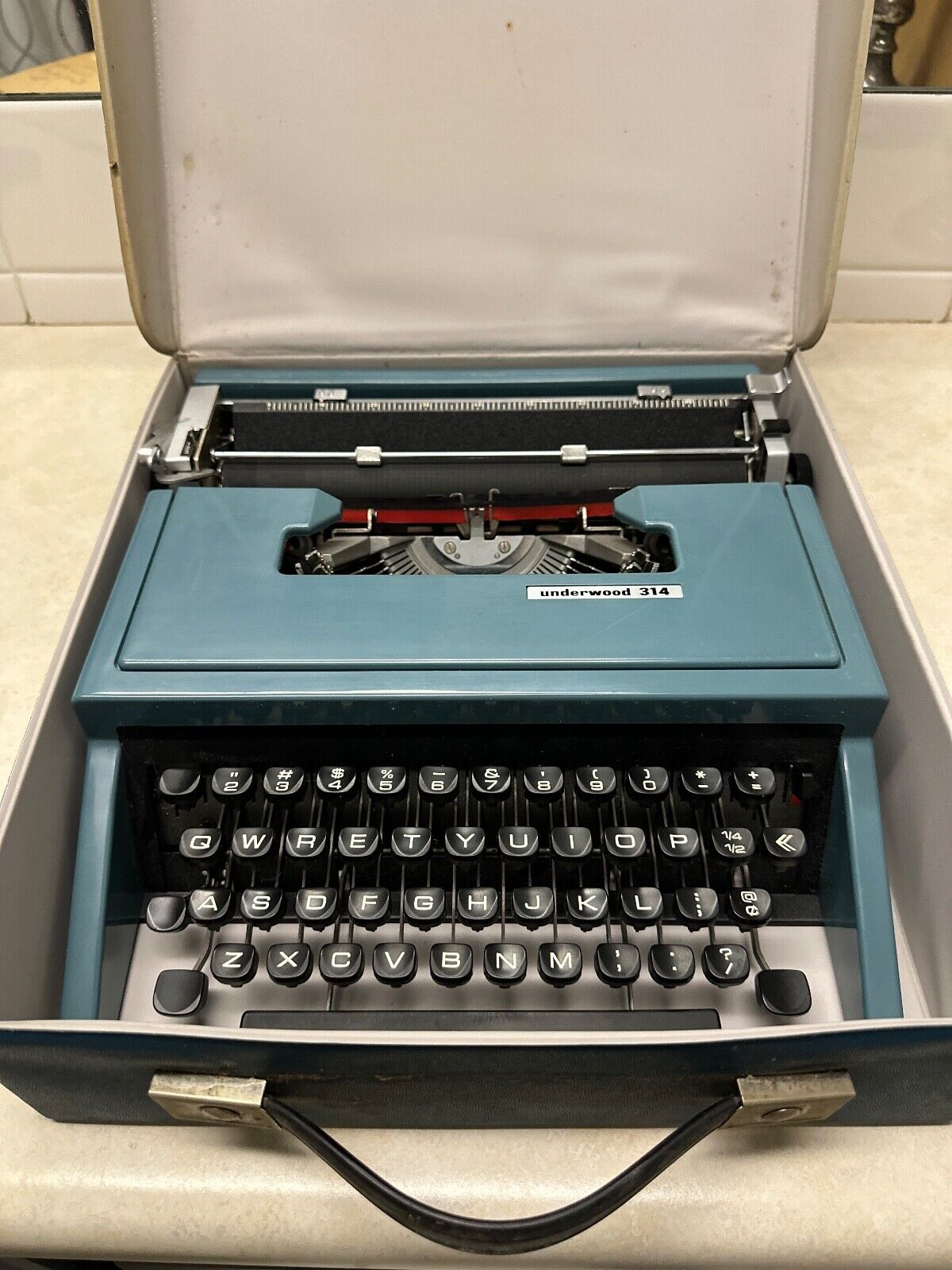Vintage Underwood 314 Blue Typewriter in Case