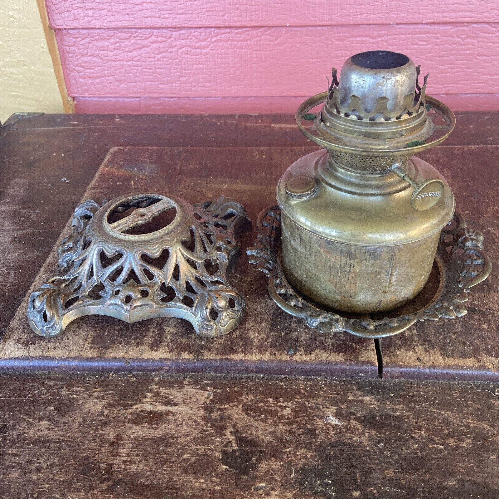 Antique PL&B Success Center Draft GWTW Oil Lamp Font Beauty Ring Base Parts