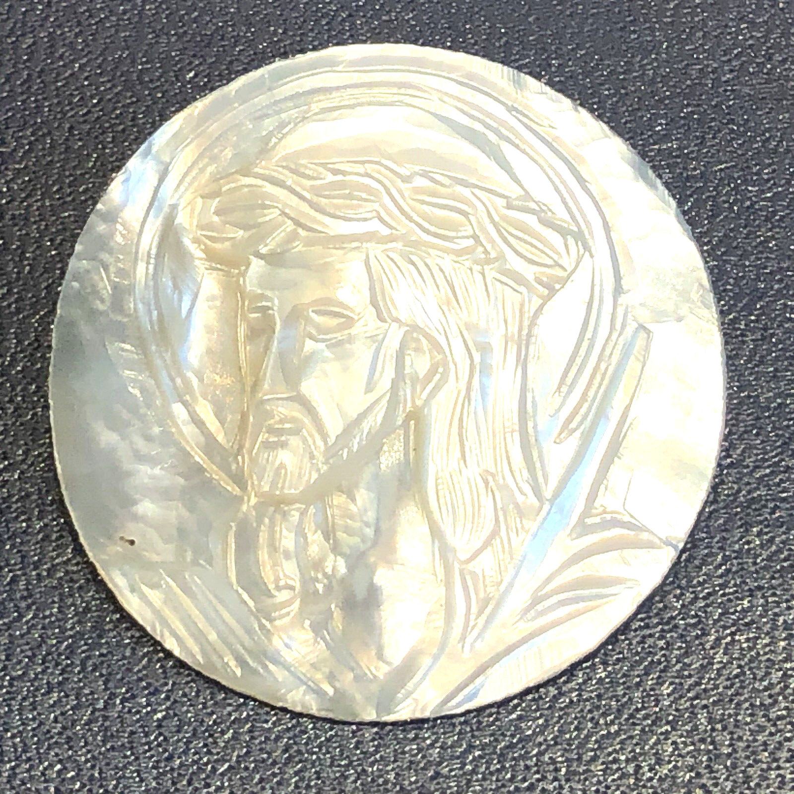 X-large INTRICATELY  carved BETHLEHEM PEARL  button ~JESUS with CROWN OF THORNS