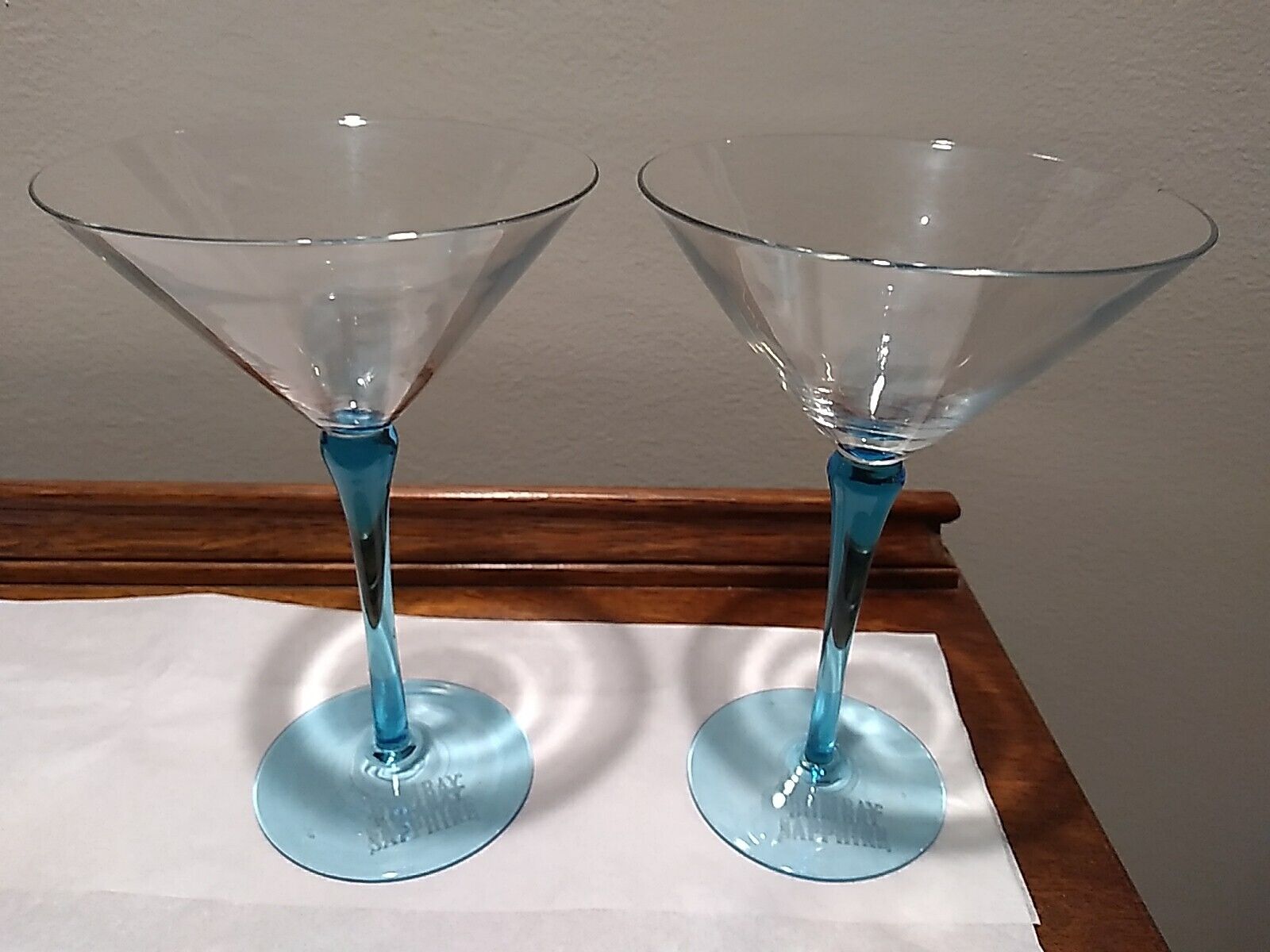 Set of 2 Bombay Sapphire Gin Cocktail Martini Glasses ~7\