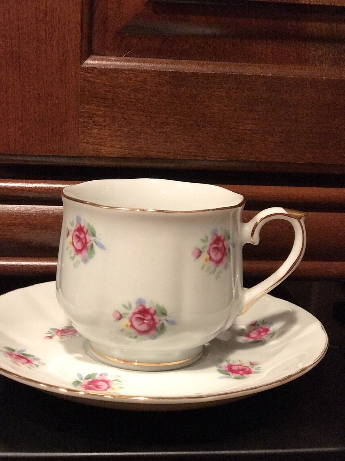 Tea Cup and Saucer Made in Korea (FTD Cat# 202) Vintage Roses, Gold Trim NM